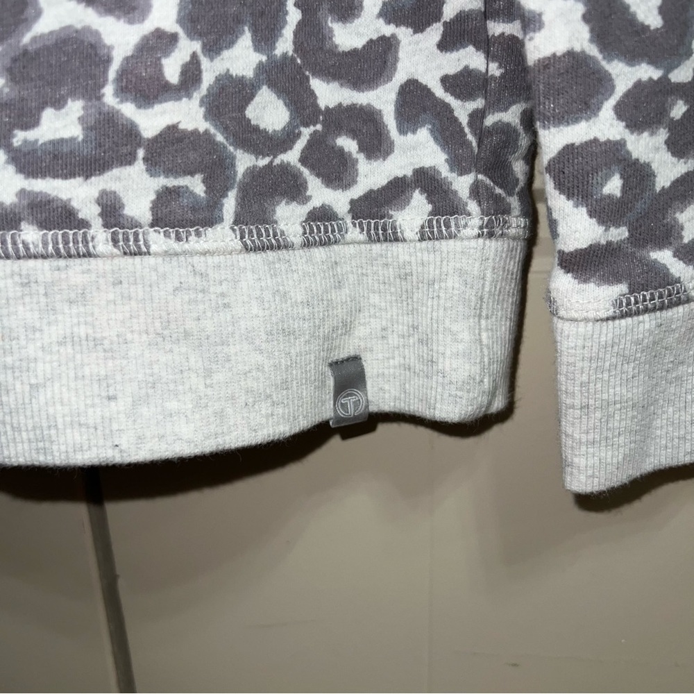 T by Talbots Classic French Terry Cheetah Sweatshirt Size Small - Picture 8 of 11